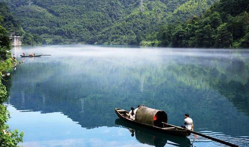 晚上梦见河水清又深
,我梦到河水很深水很大河水很清图2