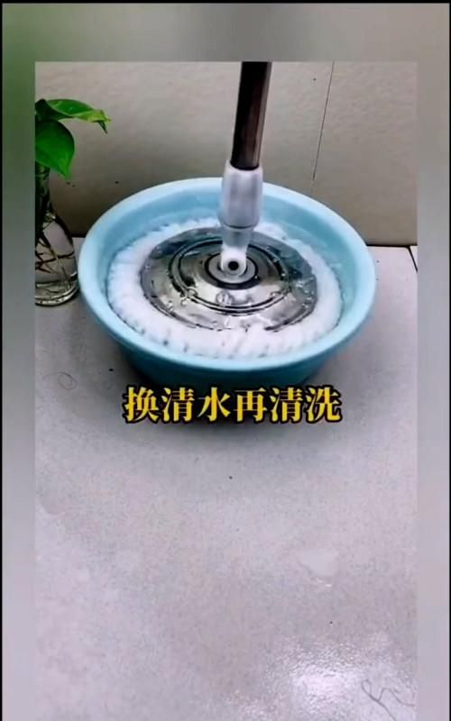 梦见在清澈的水里洗拖把
,梦见清澈的水我在里面涛拖把图3