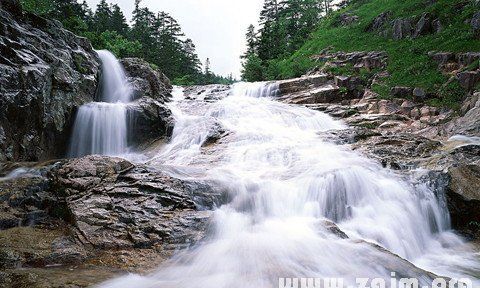 做梦梦见好多水的大河
,梦见大河水满好不好图2