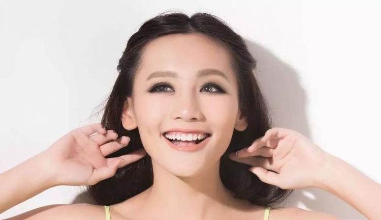 负有天命的女人特征
,暴露命苦属性的女人图6