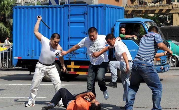 梦见跟别人打架后来又好了
,梦见自己跟别人打架是什么意思图1