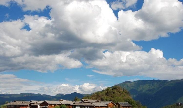 做梦梦到房子后有山水风景
,梦见房子住在山水里图1