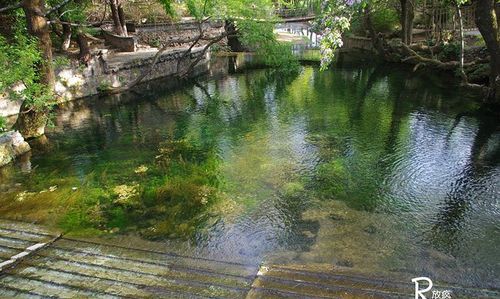 梦见水渠里干净的水
,梦见家门口的水沟里有很深的水而且还还很清图3