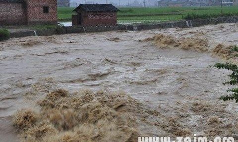 周公解梦男人梦见水
,做梦梦到水好不好图2