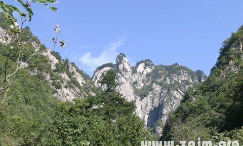 女人梦见大山移动这梦好不好
,梦见大山移动,自己没事图4