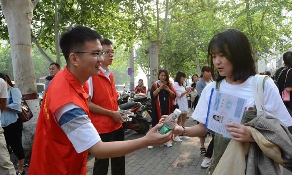 一定不能倒追的星座男
,玉讲究缘分吗图10