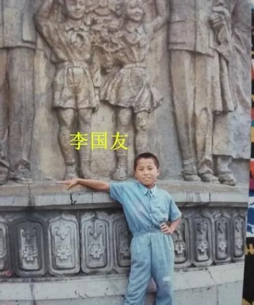 1999年正月二十九男孩
,农历正月二十九早八点半出生男命运怎样图1