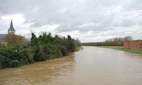 梦见沟里水很大在流
,梦见山沟里水很大图1