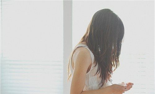 女人梦见别的女人拿碗,梦见家里的碗图2