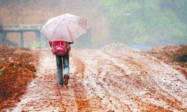 女人梦见泥巴路不好走解梦