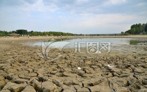 梦见好多年没水的河流突然有水了啥意思